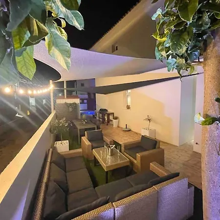 13 Crystal Lagoon Vila
