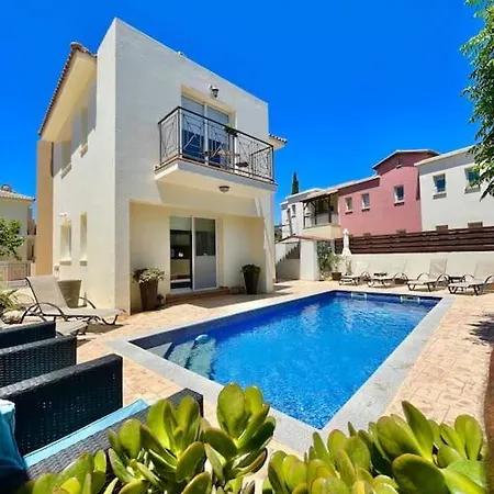 13 Crystal Lagoon * Paralimni