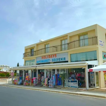 13 Crystal Lagoon Паралимни