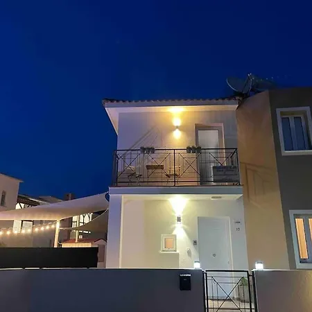 13 Crystal Lagoon Вилла Паралимни