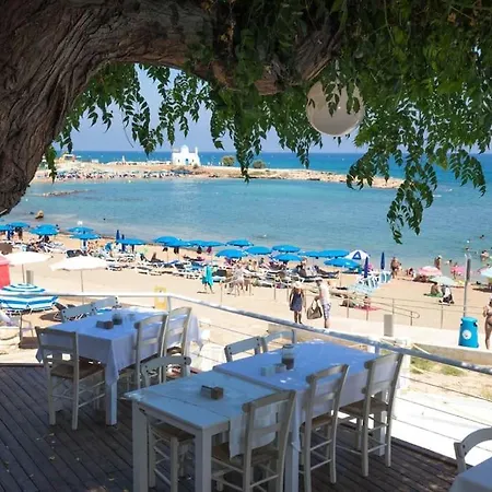 13 Crystal Lagoon Паралимни